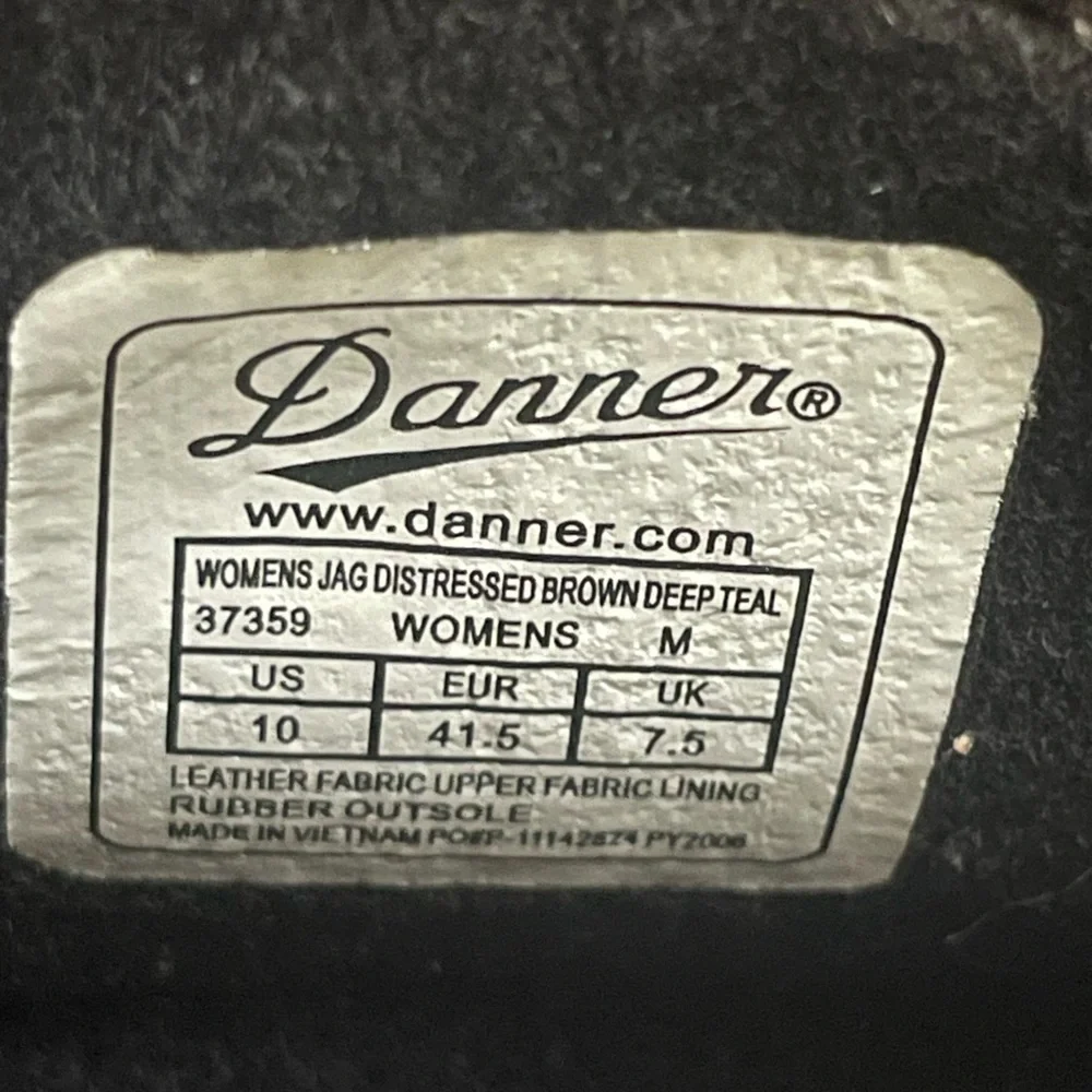 *Brand new* Danner Women’s Jag distressed brown/deep teal Boots - Picture 2 of 11